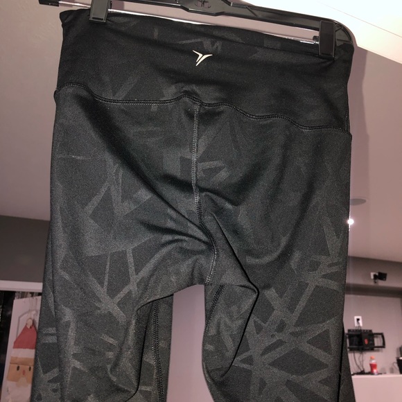 Old Navy Pants - Black capri workout leggings